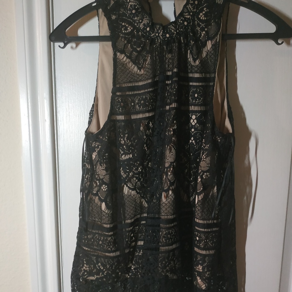 Sleeveless lace top